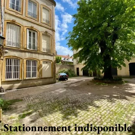 La Cour Doree Apartment